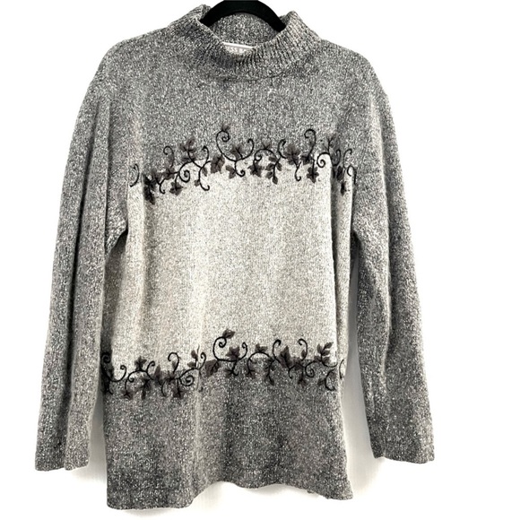 Dress Barn Silk Elegant Gray Sweater with Embroidered Detail Size Large - Picture 1 of 7